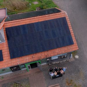 NABU weiht Solaranlage auf dem Dach des Moorhus´ in Minden-Lübbecke ein