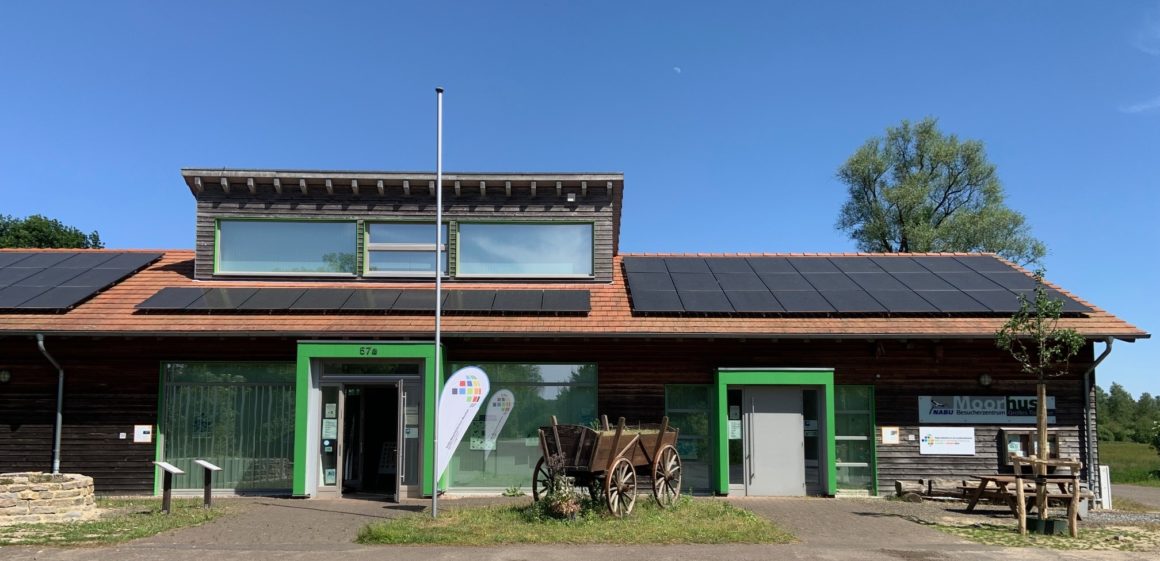 Moorhus_Frontansicht Das Moorhus lädt zum MitMachTag am 03.10.26 ein